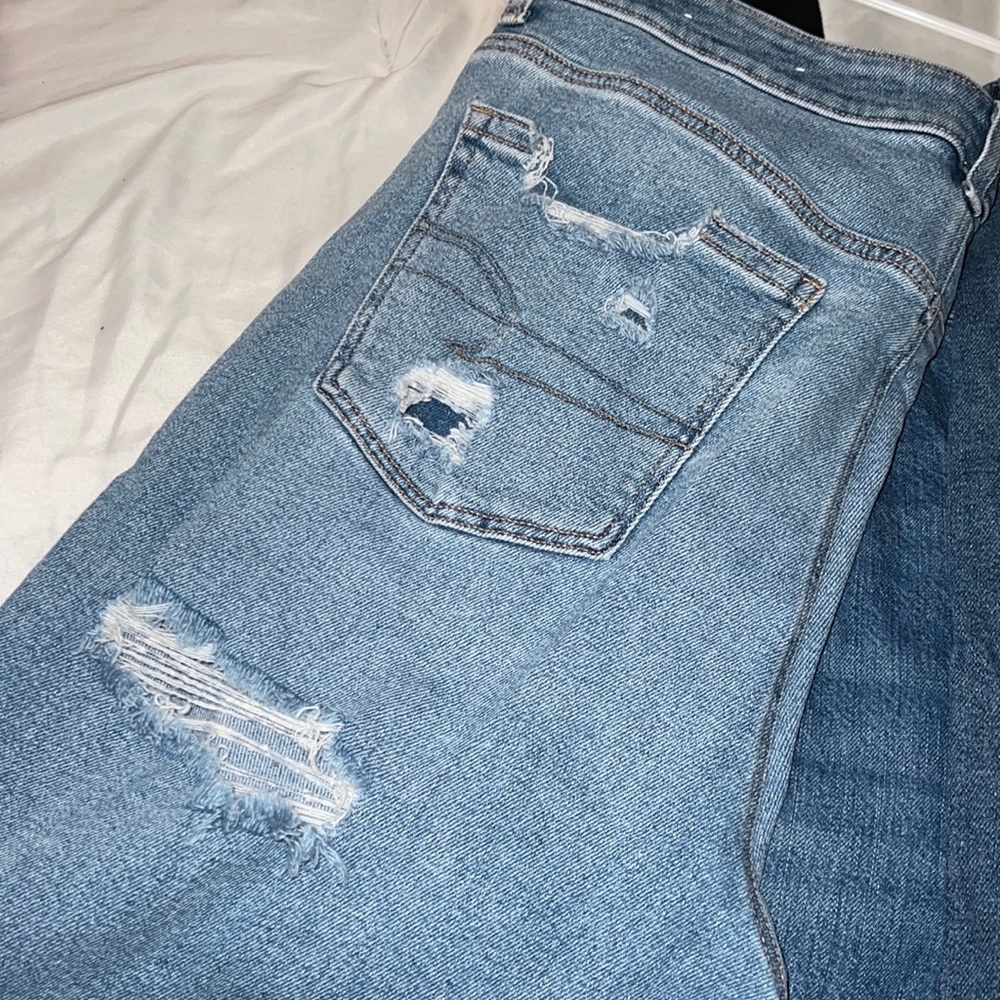 AMERICAN EAGLE MOM JEANS 👖